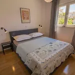 Apartman S Bazenom U Centru