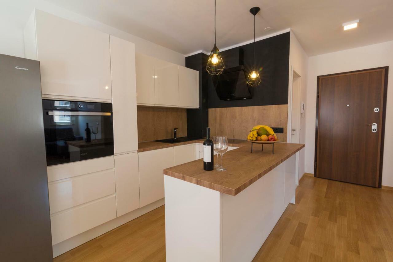 Apartman S Bazenom U Centru *
