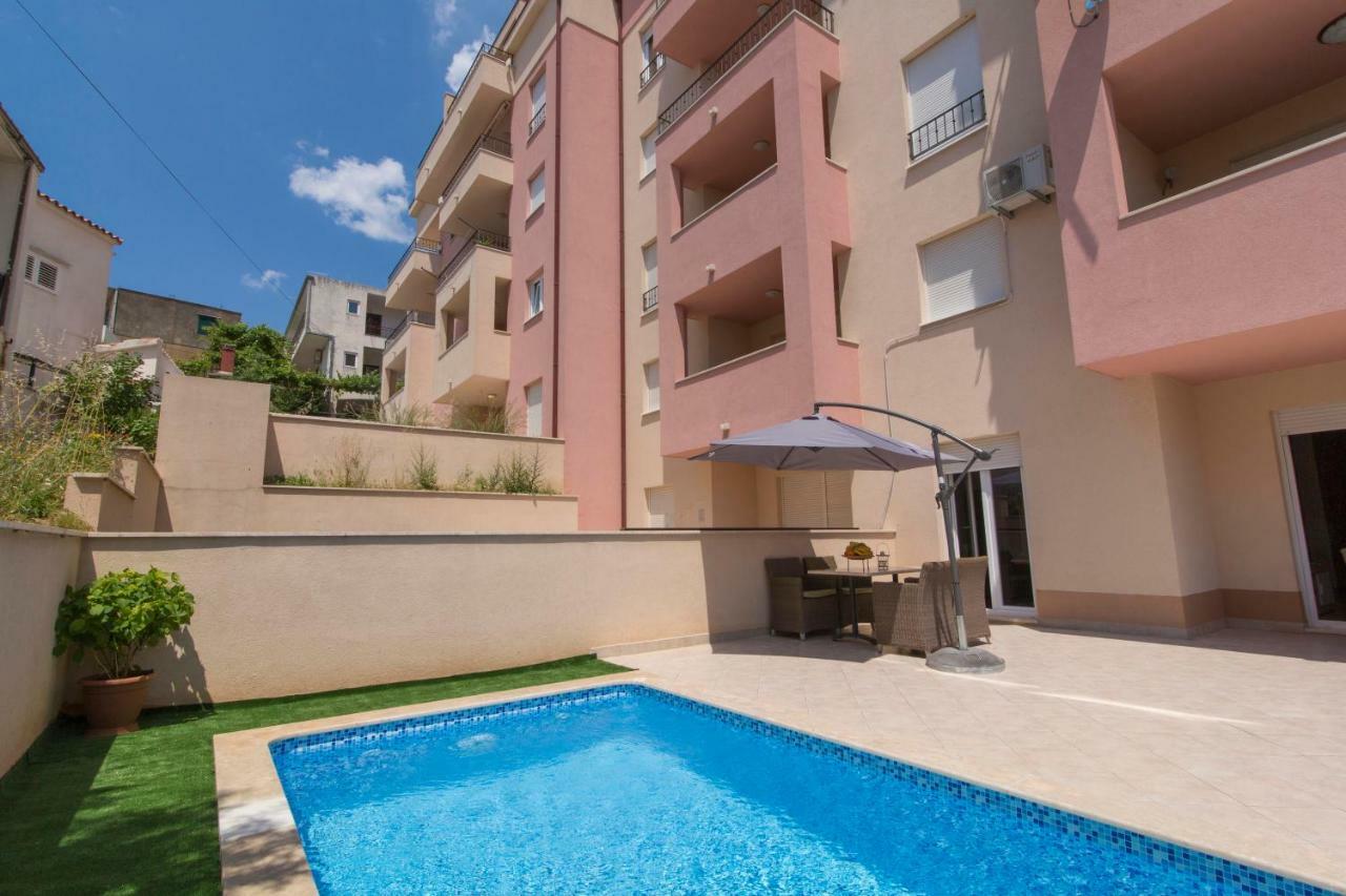 Apartman S Bazenom U Centru Appartement *
