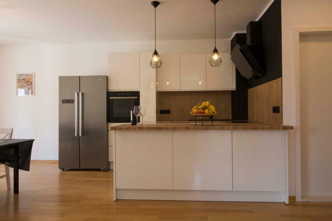 Apartman S Bazenom U Centru *