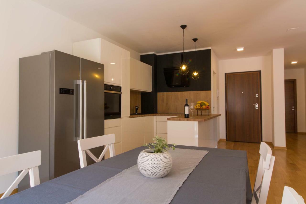 Apartman S Bazenom U Centru