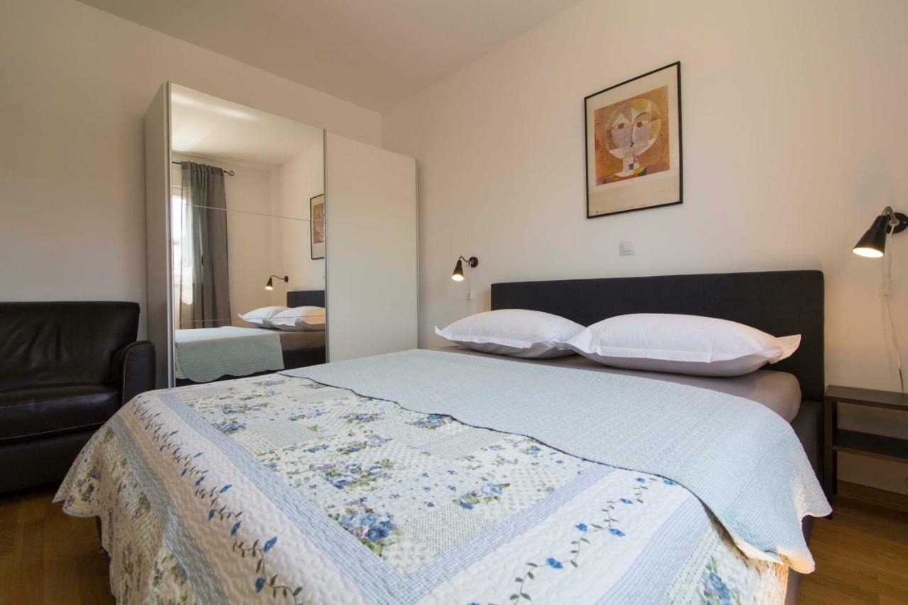 Appartement Apartman S Bazenom U Centru *