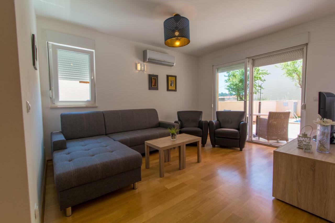 Apartman S Bazenom U Centru